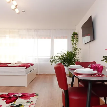 Relax-red Mit Pool Und Sauna شايديغ