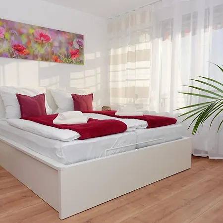 Relax-red Mit Pool Und Sauna * شايديغ