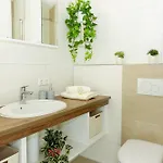 アパート Relax-red Mit Pool Und Sauna *