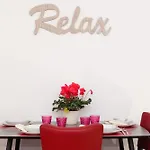 Relax-red Mit Pool Und Sauna アパート *