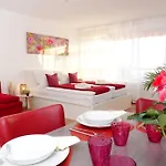 アパート Relax-red Mit Pool Und Sauna *
