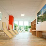Relax-red Mit Pool Und Sauna