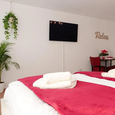 Relax-red Mit Pool Und Sauna 아파트 *