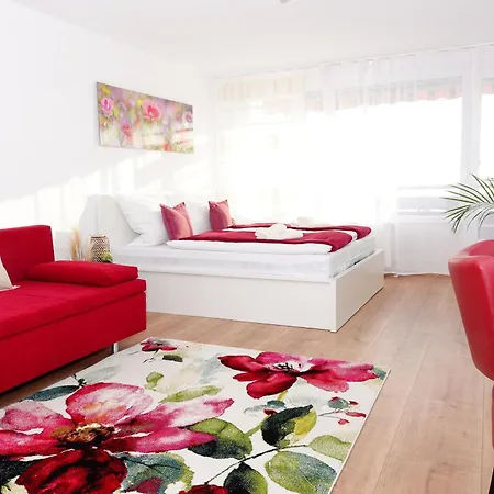 아파트 Relax-red Mit Pool Und Sauna