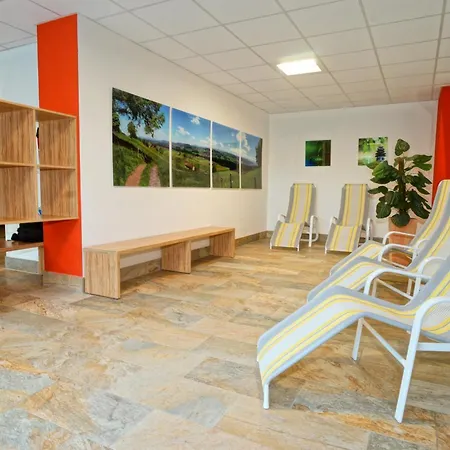 アパート Relax-red Mit Pool Und Sauna *